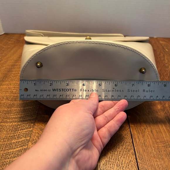 Vintage Normandie Cream Leather Handbag - Picture 6 of 14